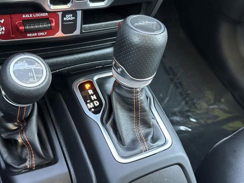 Used 2023 Jeep Gladiator Mojave w/ Cold Weather Group image 14