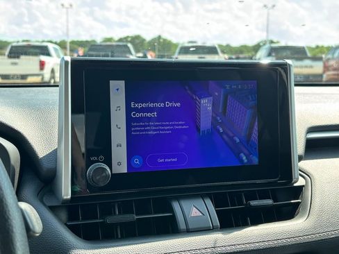 Used 2025 Toyota RAV4 XLE FWD image 9