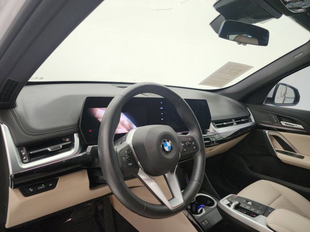 Used 2025 BMW X1 xDrive28i w/ Convenience Package AWD/4WD image 19