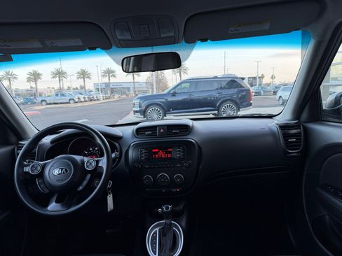 Used 2015 Kia Soul + image 20