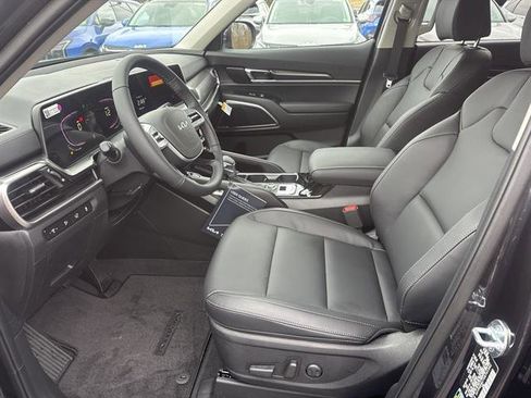 New 2025 Kia Telluride S image 9