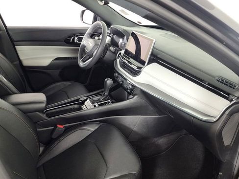 Used 2023 Jeep Compass Limited image 30