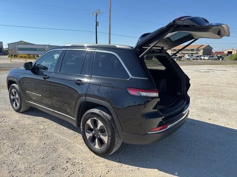 Used 2024 Jeep Grand Cherokee Limited 4xe image 4