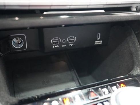 Used 2022 Jeep Wagoneer Series III w/ Premium Group I image 29