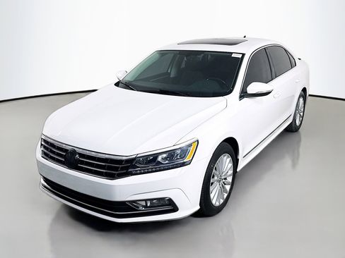 Used 2016 Volkswagen Passat 1.8T SE w/ Lighting Package image 4