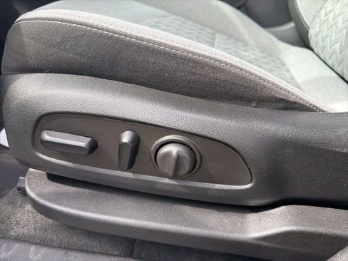 Used 2023 Chevrolet Equinox LT w/ LPO, Floor Liner Package FWD image 23