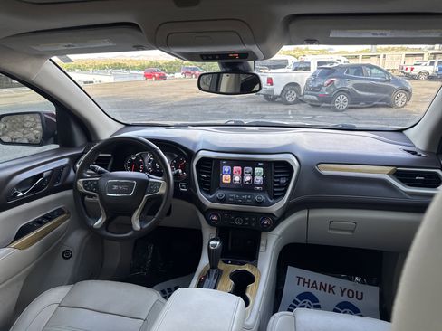 Used 2017 GMC Acadia Denali w/ Technology Package FWD image 13
