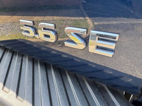 Used 2010 Nissan Titan SE w/ SE Value Truck Pkg image 9