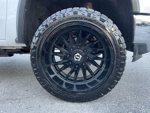 Used 2020 Chevrolet Silverado 2500 LTZ w/ LTZ Texas Edition image 33