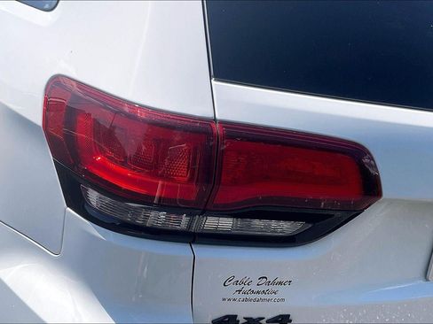 Used 2021 Jeep Grand Cherokee Laredo X AWD/4WD image 28