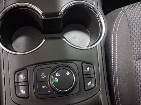Used 2023 GMC Terrain SLE w/ Driver Convenience Package AWD/4WD image 31