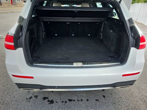 Used 2017 Mercedes-Benz E 400 4MATIC Wagon image 8