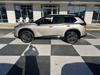 Used 2025 Nissan Rogue Platinum w/ Tech Package