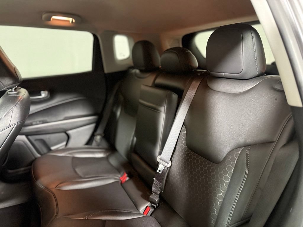 Used 2019 Jeep Compass Latitude AWD/4WD image 24