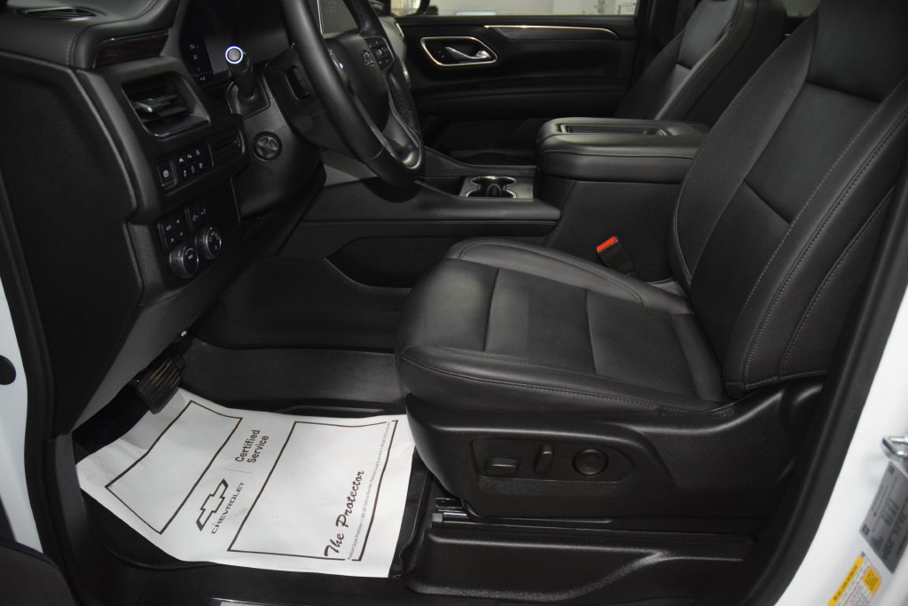 Used 2024 Chevrolet Suburban Z71 w/ Luxury Package AWD/4WD image 40