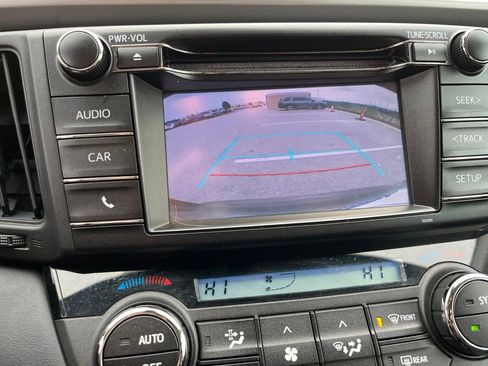 Used 2018 Toyota RAV4 XLE AWD/4WD image 13