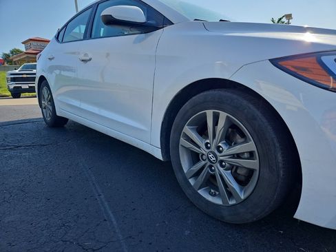 Used 2017 Hyundai Elantra Value Edition w/ Cargo Package FWD image 6