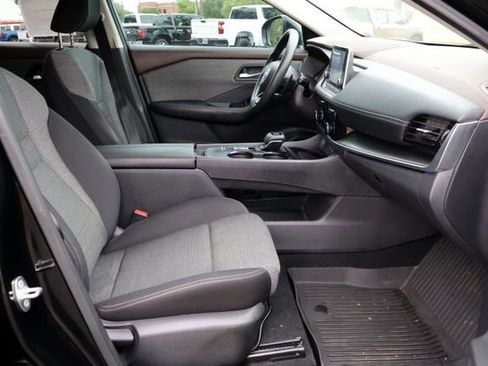 Used 2022 Nissan Rogue SV image 18