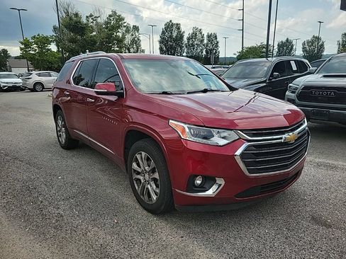 Used 2018 Chevrolet Traverse Premier w/ Driver Confidence II Package FWD image 2