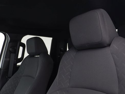 Used 2025 Toyota Tacoma SR image 13