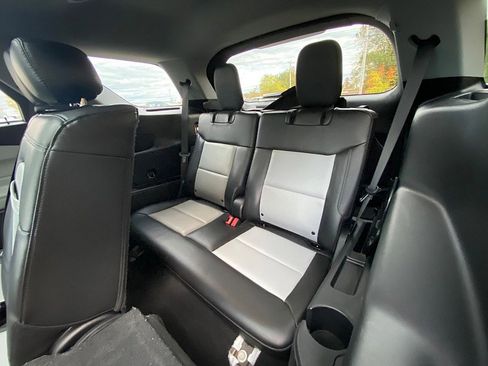 Certified 2022 Ford Explorer XLT w/ Equipment Group 202A image 40