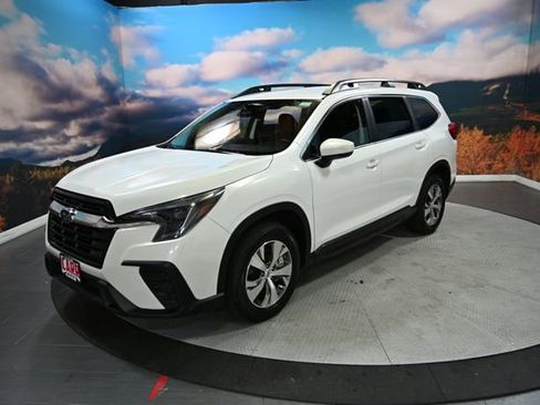Used 2024 Subaru Ascent Premium w/ Convenience Package image 4