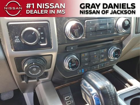 Used 2018 Ford F150 Lariat w/ Equipment Group 502A Luxury AWD/4WD image 17