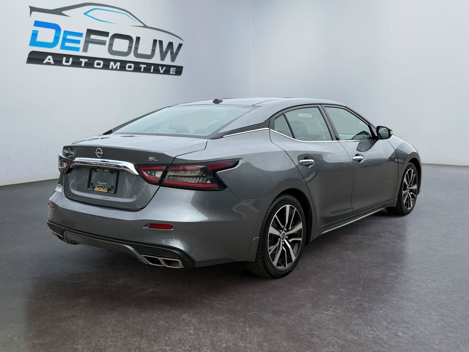 Used 2023 Nissan Maxima SL FWD image 3