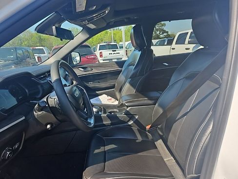 Used 2024 Jeep Grand Cherokee L Limited w/ Luxury Tech Group II image 16