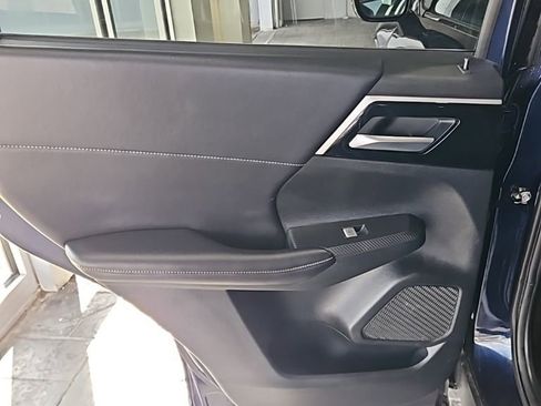 Used 2024 Mitsubishi Outlander SE image 23