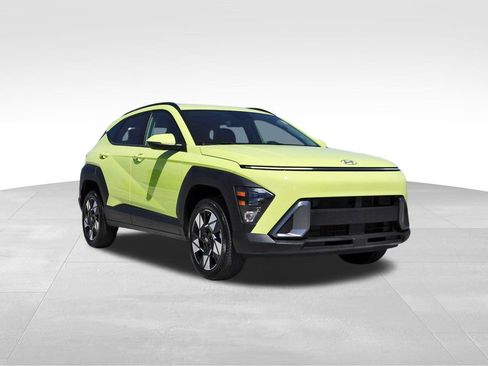 Used 2025 Hyundai Kona SEL image 1