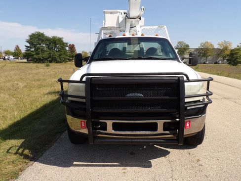 Used 2007 Ford F550 2WD Regular Cab Super Duty image 4