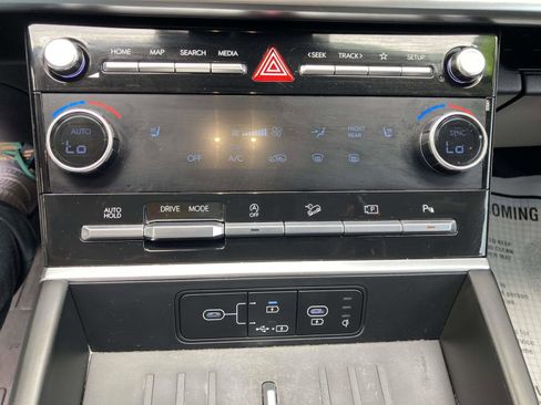 Used 2025 Hyundai Santa Fe SEL FWD image 25