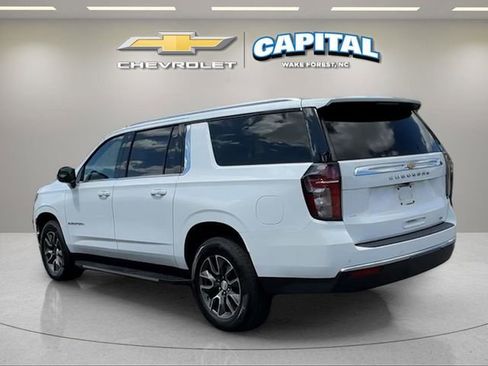 Used 2021 Chevrolet Suburban LT AWD/4WD image 3