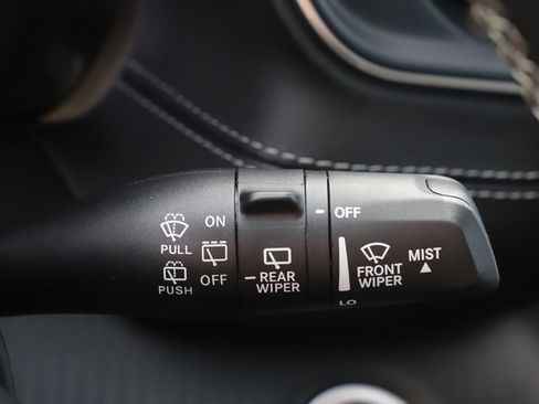 New 2025 Jeep Grand Cherokee 4WD image 33