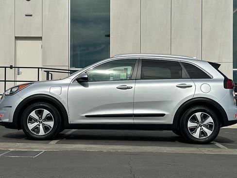Used 2018 Kia Niro LX image 6