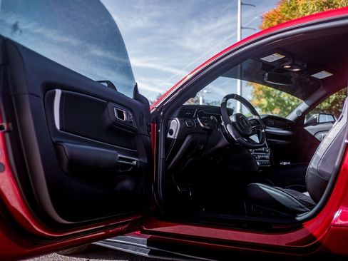 Used 2021 Ford Mustang Shelby GT500 w/ Technology Package image 16