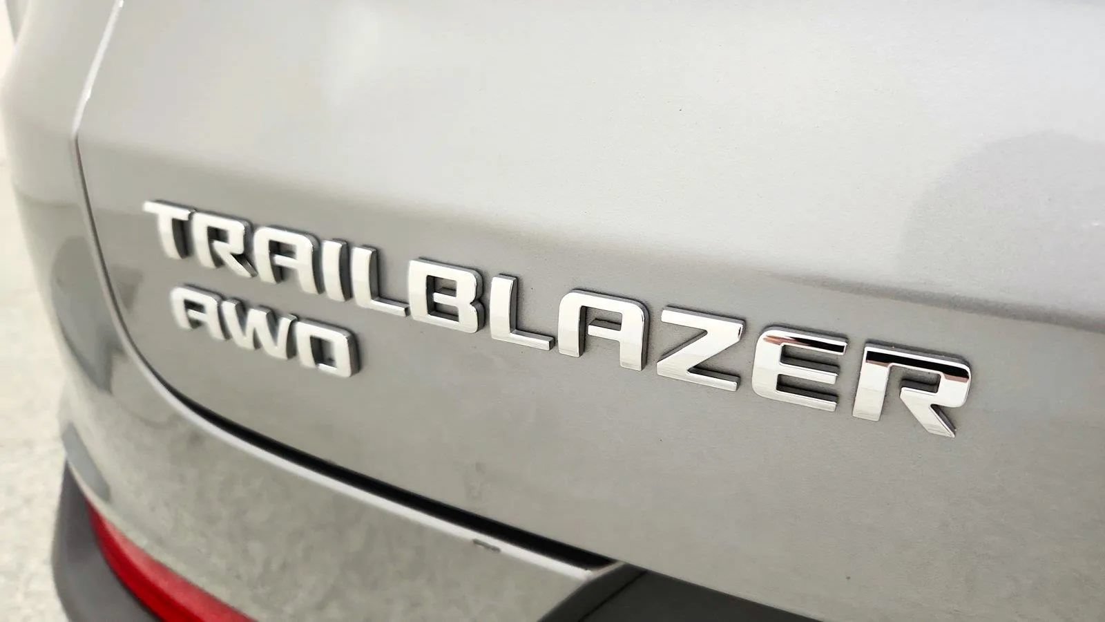 Used 2025 Chevrolet TrailBlazer LT AWD/4WD image 34