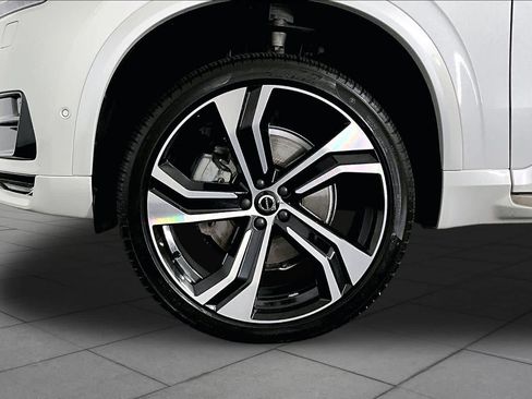 Used 2021 Volvo XC90 T6 R-Design w/ Advanced Package AWD/4WD image 11