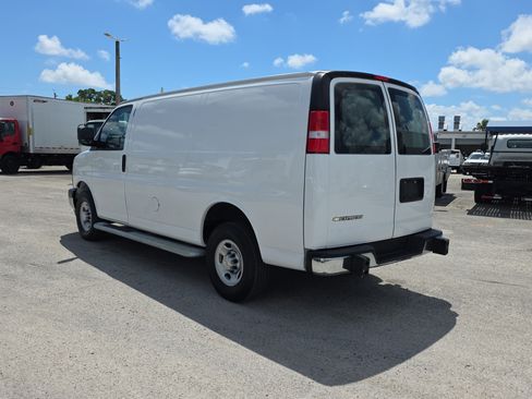 Used 2024 Chevrolet Express 2500 w/ Driver Convenience Package image 5