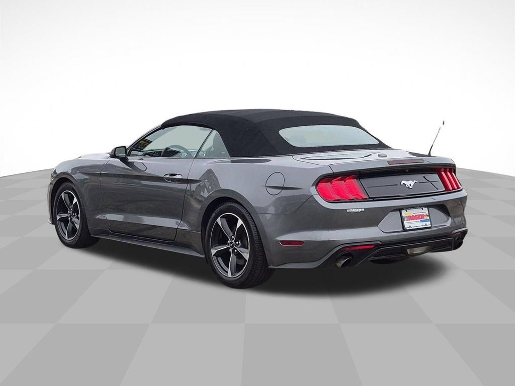 Used 2022 Ford Mustang Convertible RWD image 5
