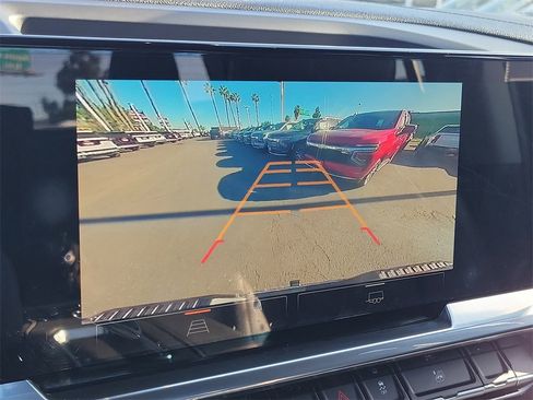 Used 2022 GMC Sierra 1500 SLT w/ SLT Convenience Package image 9