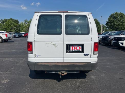 Used 2005 Ford E-150 and Econoline 150 RWD image 5