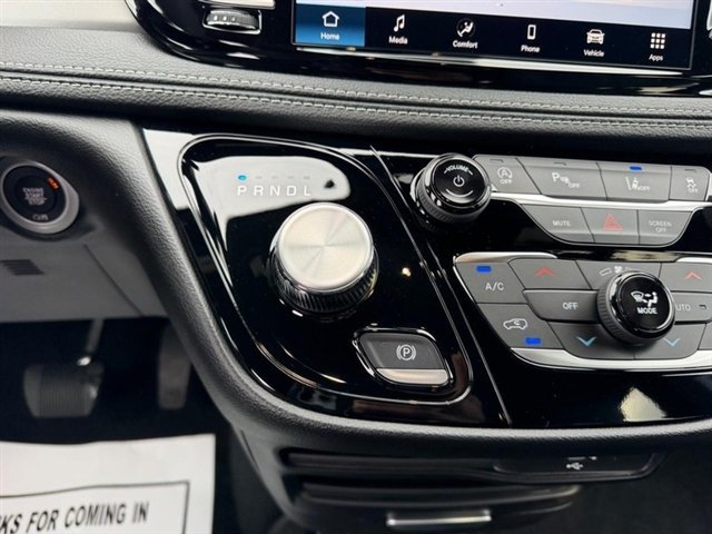 New 2027 Chrysler Pacifica Select FWD image 18