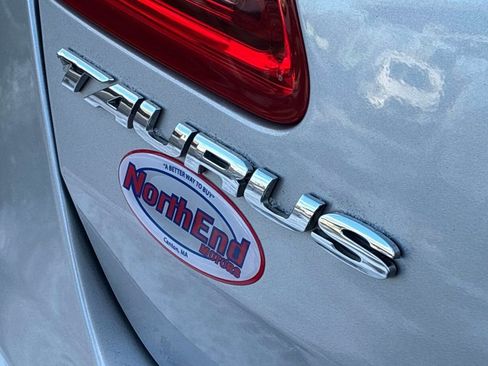 Used 2018 Ford Taurus SEL image 12