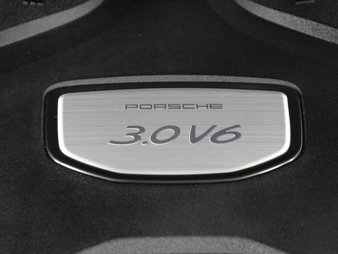 Certified 2022 Porsche Cayenne Platinum Edition AWD/4WD image 27