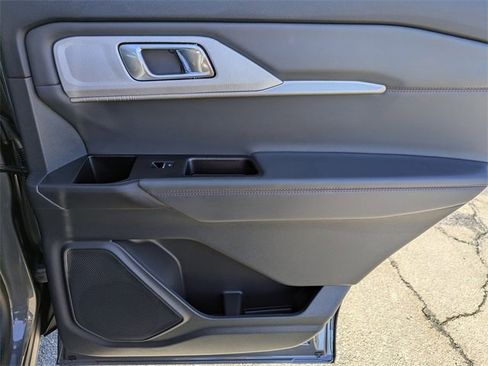 New 2026 Ford Explorer Active w/ Active Comfort Package image 32