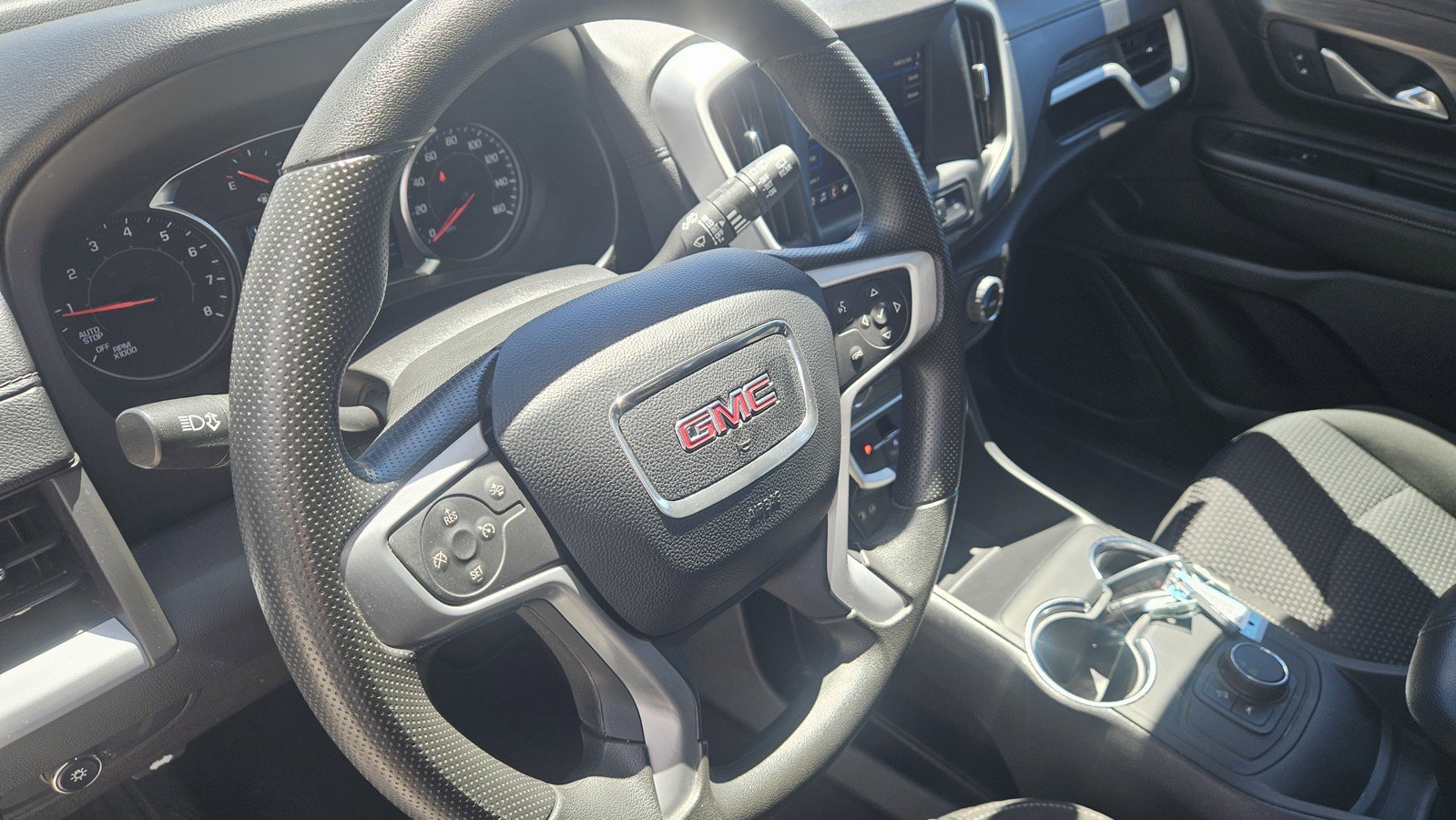 Used 2024 GMC Terrain SLE FWD image 18