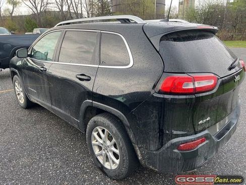 Used 2017 Jeep Cherokee Latitude w/ Cold Weather Group AWD/4WD image 4