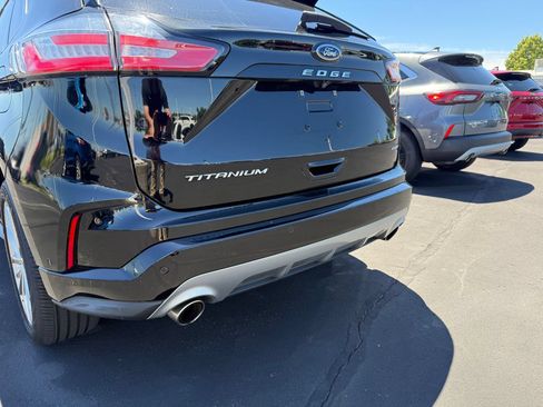 Used 2022 Ford Edge Titanium w/ Equipment Group 301A AWD/4WD image 9